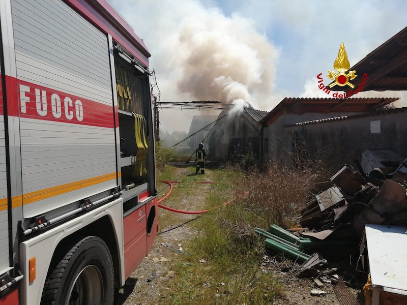 Ceggia (VE) – Incendio di un capannone rurale adibito a deposito
