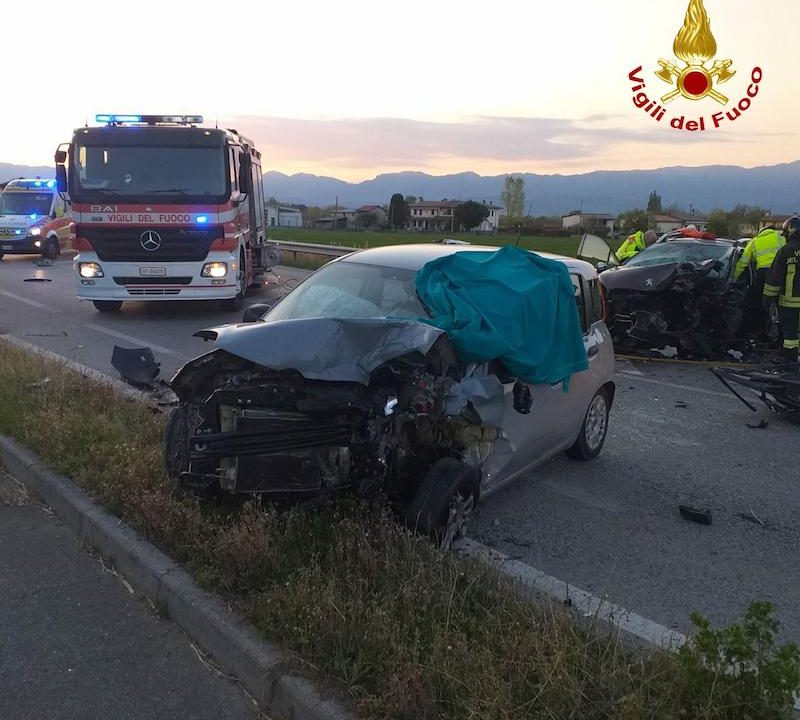 Codognè (TV) – Tragico frontale tra 2 auto lungo la Cadore Mare: Deceduta una donna e gravemente ferite altre 2 persone