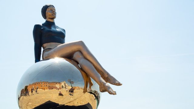 Tre opere monumentali di Carole A. Feuerman in occasione del Salone Nautico Venezia