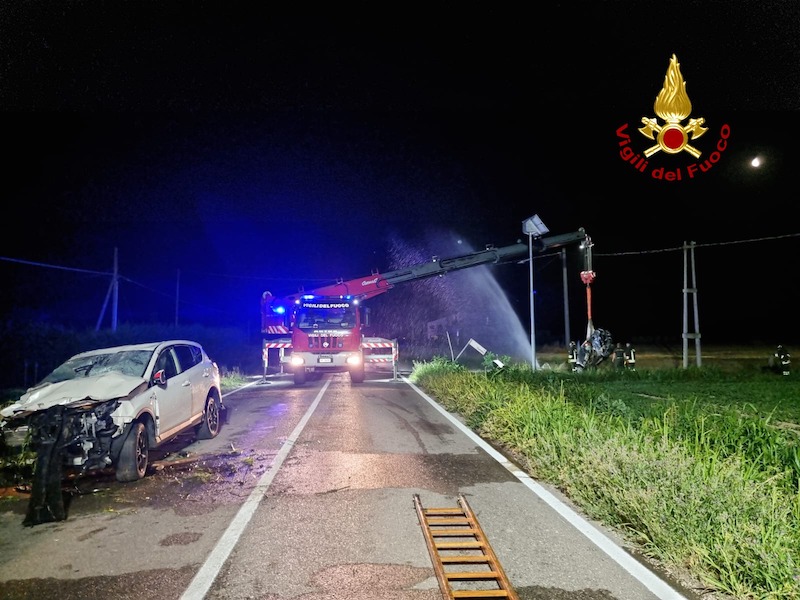 Badia Polesine (RO) – Violento scontro tra due auto lungo la SR 88: 2 feriti ed auto distrutte