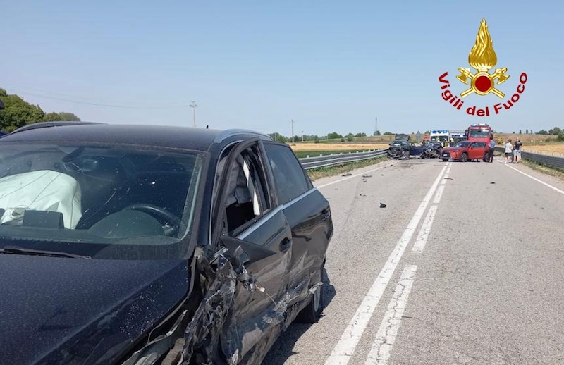 Este (PD) – Incidente tra tre auto lungo la SR 10 Padana inferiore: 8 feriti di cui 2 in gravi condizioni