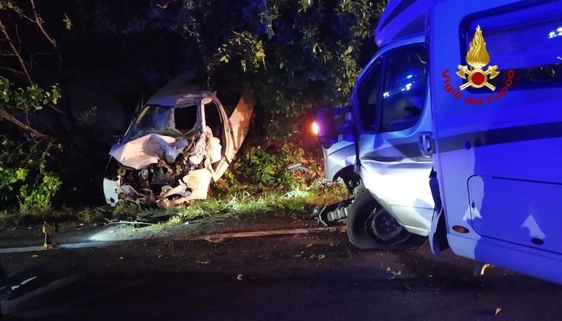 Altavilla Vicentina (VI) – Frontale tra un camper ed un auto in strada Melaro: 3 feriti di cui 1 in codice rosso