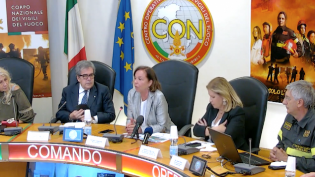 Prevenzione incendi, Lamorgese: fondamentale fare sempre più squadra con i comuni e con tutte le componenti di protezione civile