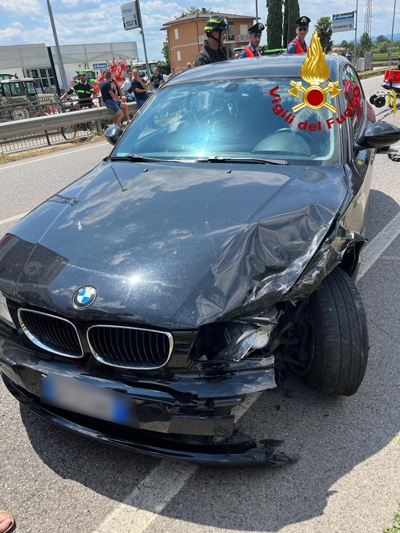 Sandrigo (VI) – Scontro tra una Fiat Punto ed una BMW lungo la Strada Marosticana: Ferita una donna rimasta incastrata nella Punto