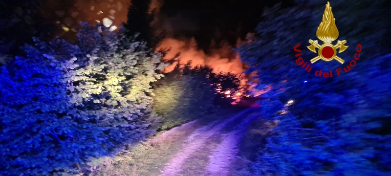 Caltrano (VI) – Doppio incendio di una catasta di legna in Strada del Generale Malga Sunio