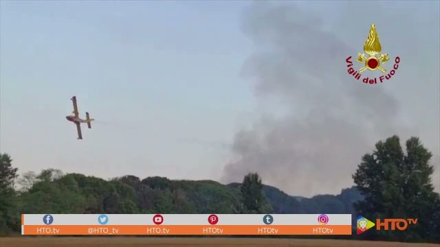 Bibione (VE) – Vasto incendio nella pineta: Elicotteri e Canadair in azione per spegnere le fiamme