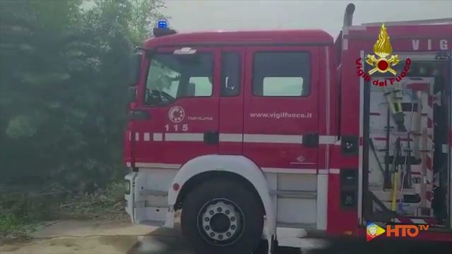 Barbarano Vicentino (VI) – Vasto incendio all’interno di una stalla di un’azienda agricola: Intossicato un uomo e feriti alcuni animali