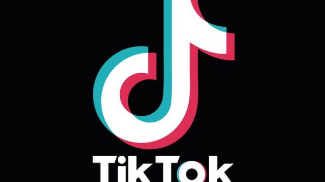 Tik Tok rinvia la pubblicità basata sul legittimo interesse. Per il Garante privacy “una decisione responsabile”
