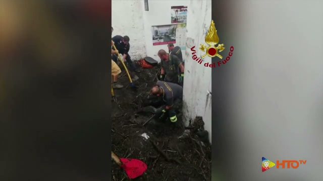 Stromboli (ME) – Forte ondata di maltempo ha causato allagamenti e colate di fango hanno invaso strade dell’isola