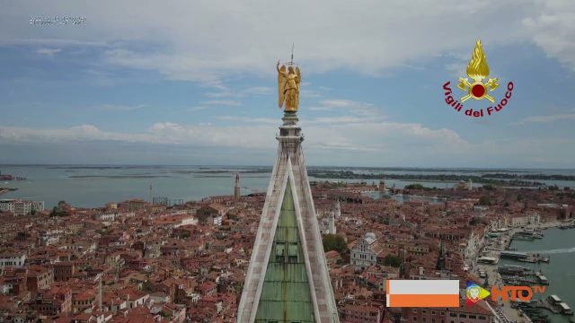 Venezia – Verifiche con il drone dei Vigili del fuoco dei danni al Campanile di San Marco causati dal maltempo di ieri