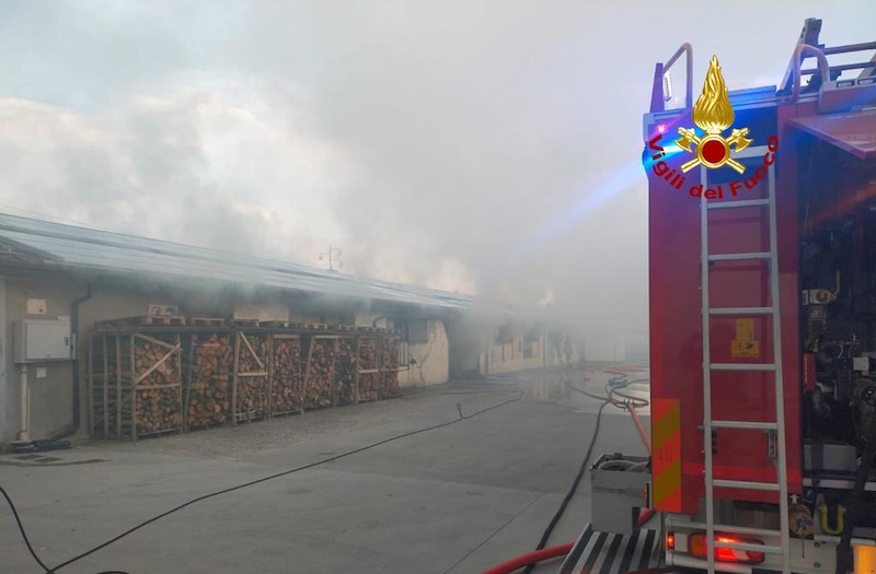 Carmignano di Brenta (PD) – Incendio di un capannone avicolo di circa 500 mq