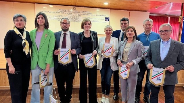 Rotary Club Formia – Gaeta: Comunichiamo? Generazioni connesse a confronto