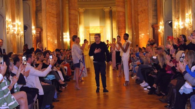 Vittorio Camaiani omaggia la città di San Benedetto del Tronto per la sfilata alla Galleria del Cardinale Colonna