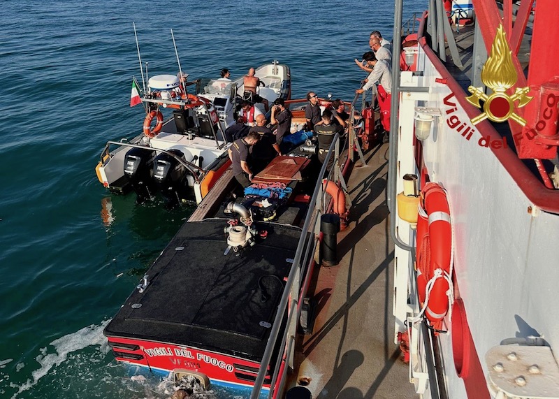 Punta Sabbioni (VE) – Soccorse 3 persone dopo che il loro barchino si era rovesciato nella zona del MOSE