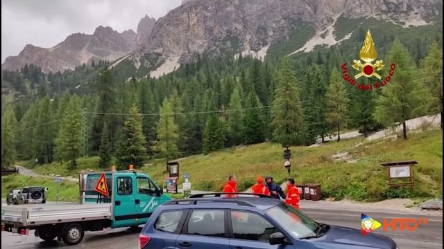 Cortina D’Ampezzo Loc. Passo Tre Croci (BL) – Evacuate 70 persona a causa di una frana causata dal maltempo