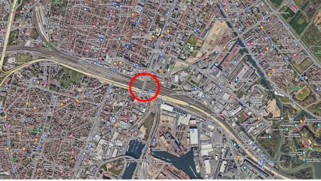 Mestre (VE) – Bus precipita dal cavalcavia e si incendia sui binari della linea ferroviaria per Venezia