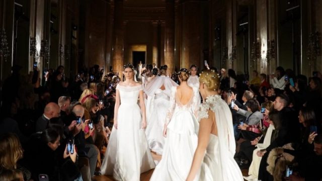 Gianni Molaro conquista Roma con l’omaggio alla donna – Lo stilista presenta la collezione sposa 2024 alla Galleria del Cardinale Colonna