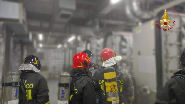 Venezia – Principio d’incendio divampato nel locale batterie sulla nave Ro Ro cargo Ship Eco Catania attraccata al molo 2 di Fusina