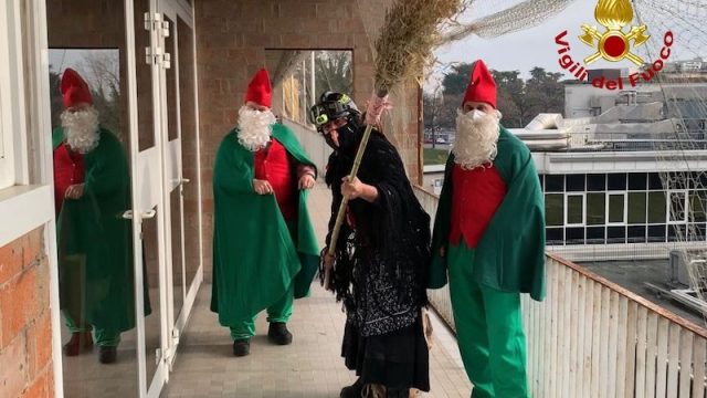 La Befana dei Vigili del fuoco nei reparti di Pediatria degli Ospedali del Veneto