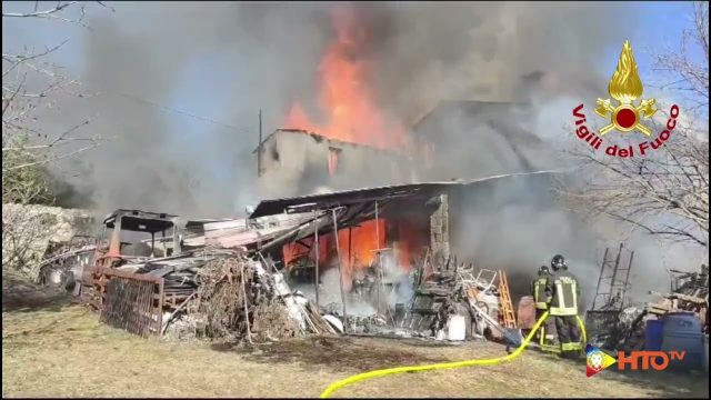 Marzana (VR) – Incendio distrugge casa colonica a 3 piani: Anziana donna dispersa