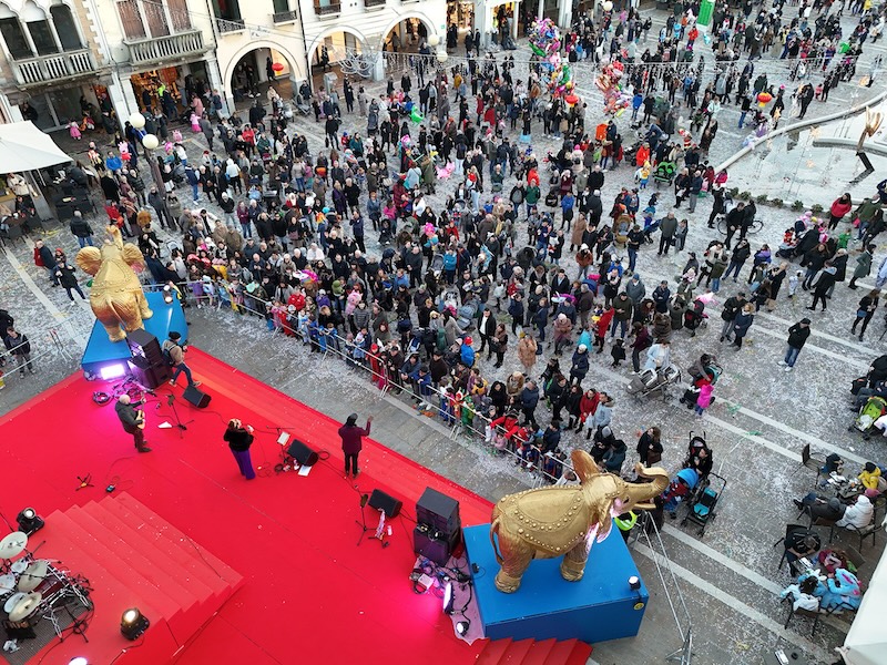 Carnevale di Venezia – Si chiude l’edizione del 2024. Il sindaco Brugnaro: “Abbiamo portato il divertimento in tutto il territorio. Ora il viaggio di Marco Polo continua”