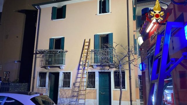 Chioggia (VE) – Tragico incendio mella notte in una abitazione: decedute 3 persone