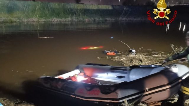 Chioggia Loc. Ca’ Pasqua (VE) – Vigile del fuoco fuori servizio salva una donna da un auto finita in un canale