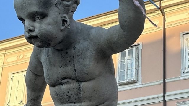 Daniele Radini Tedeschi e il suo tour nel degrado culturale italiano