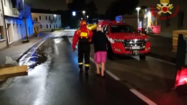 Maltempo in Veneto: Oltre 450 le chiamate di soccorso alle Sale Operative dei Vigili del fuoco di Padova, Treviso, Vicenza, Venezia e Verona
