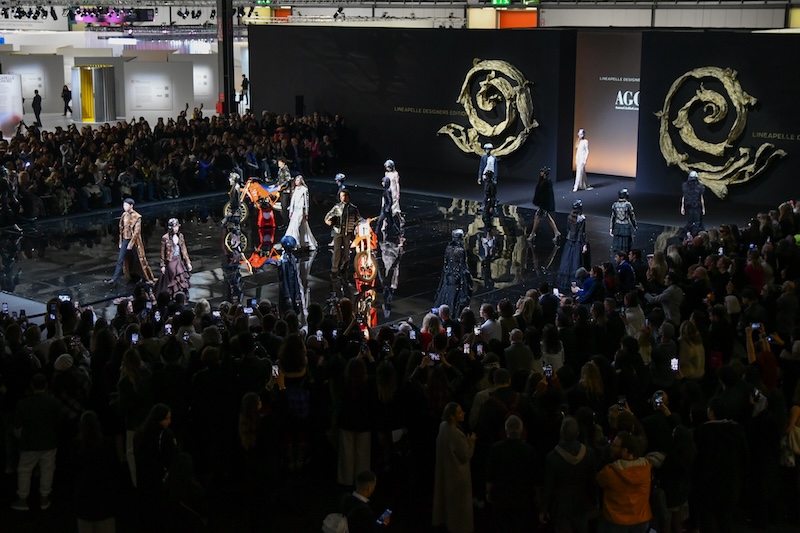 Anton Giulio Grande trionfa alla Milano Fashion Week 2025 con la collezione AGG on the road