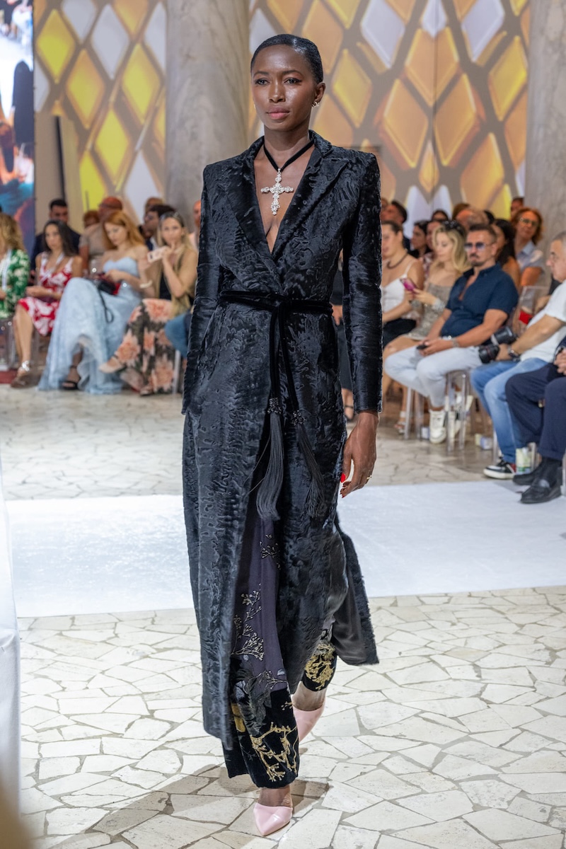 Michele Miglionico ospite alla chiusura della seconda edizione di Rome Fashion Show # Haute Couture: Un viaggio tra anni ’80 e suggestioni marocchine per l’Alta Moda Inverno 2025
