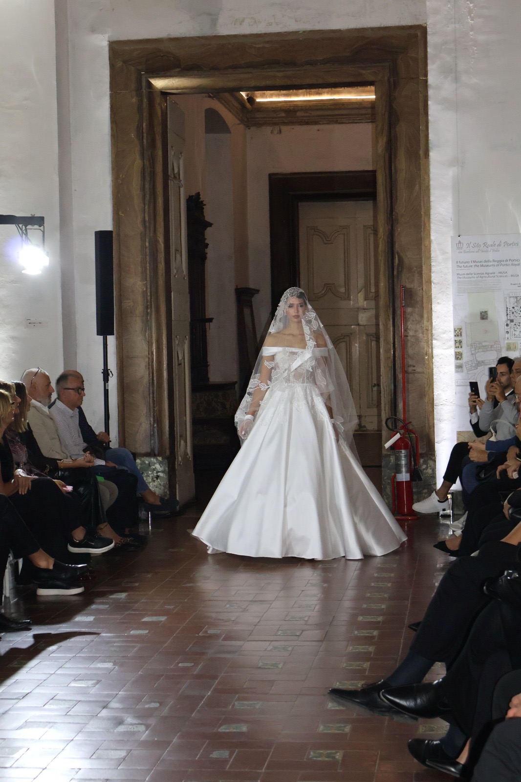 Gianni Molaro presenta Stupor Mundi la nuova collezione sposa 2026 nella suggestiva Reggia di Portici (NA)
