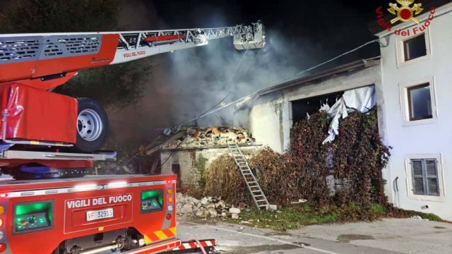 Castel d’Azzano (VR) – Esplosione nella notte durante un’operazione di sgombero: crollato un casolare, deceduti tre Carabinieri