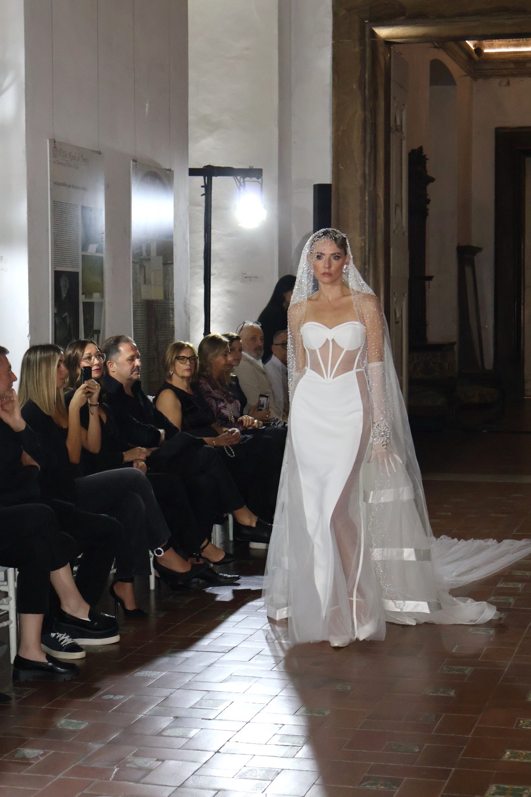Gianni Molaro presenta Stupor Mundi la nuova collezione sposa 2026 nella suggestiva Reggia di Portici (NA)