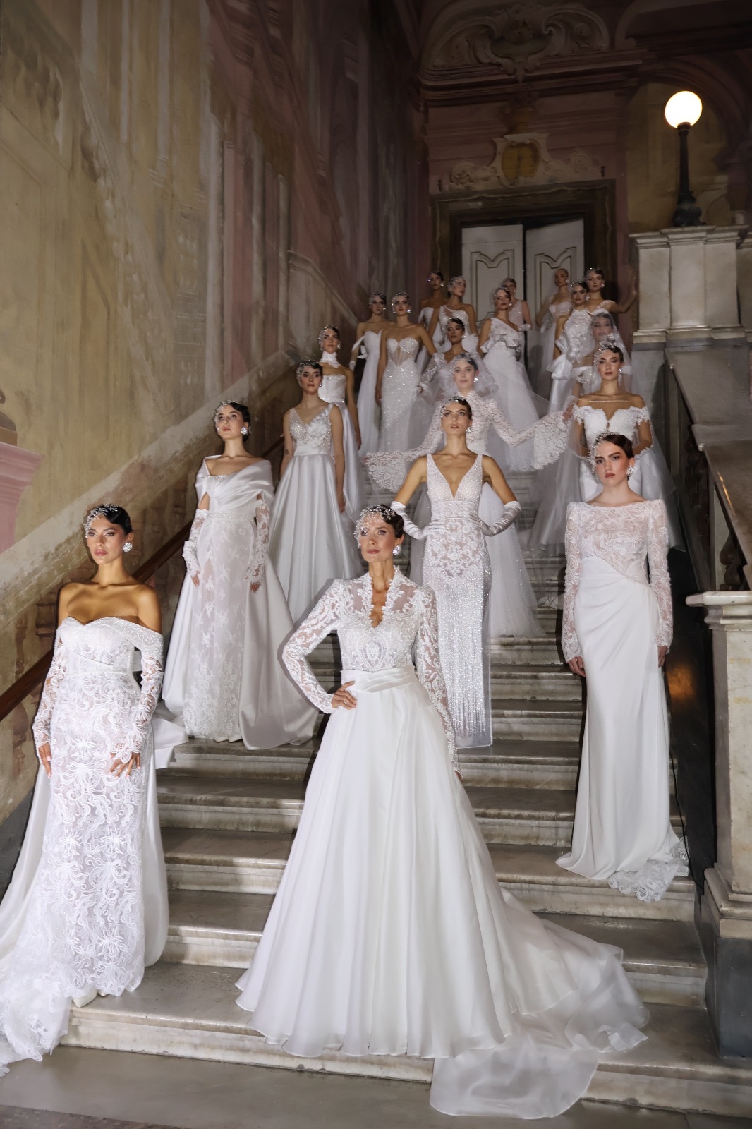 Gianni Molaro presenta Stupor Mundi la nuova collezione sposa 2026 nella suggestiva Reggia di Portici (NA)