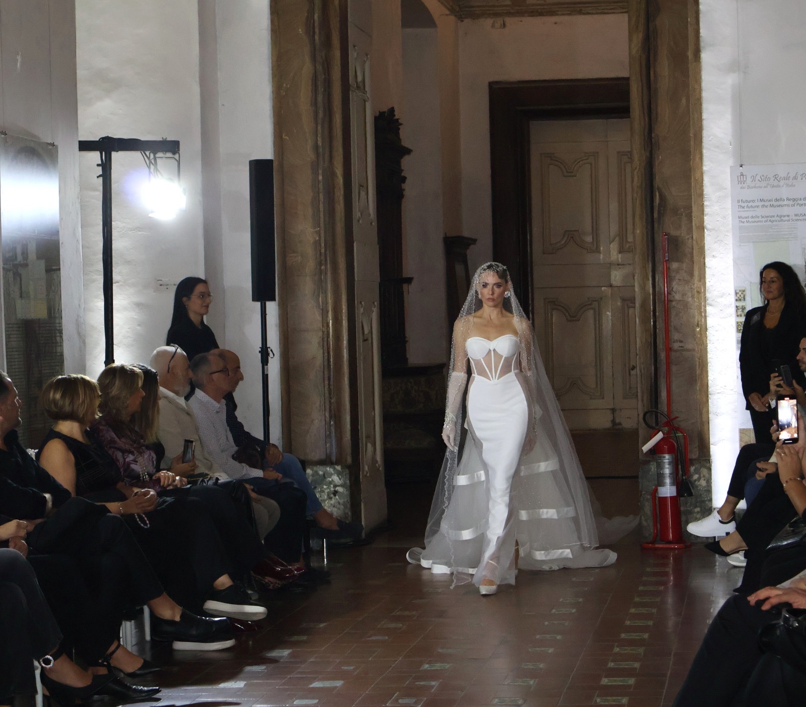 Gianni Molaro presenta Stupor Mundi la nuova collezione sposa 2026 nella suggestiva Reggia di Portici (NA)