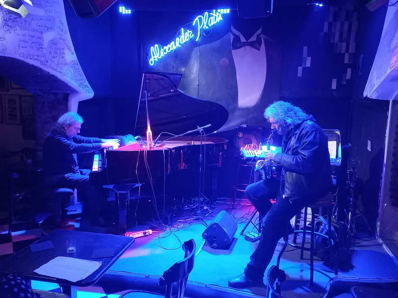 Musica per sognare – Concerto spettacolo con il duo Nicola Alesini e Theo Allegretti domani sera al Teatro Affabulazione di Ostia (RM)